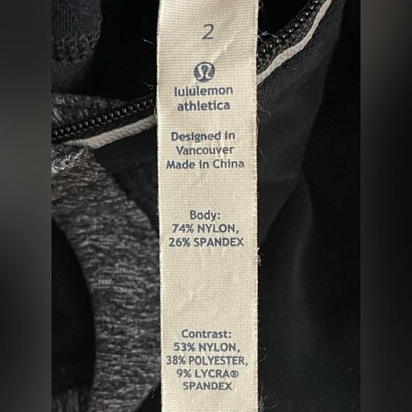 Lululemon Run Alpine
Pullover Hoodie Active Dark Navy/Gray top,
Size 2 - Picture 7 of 9